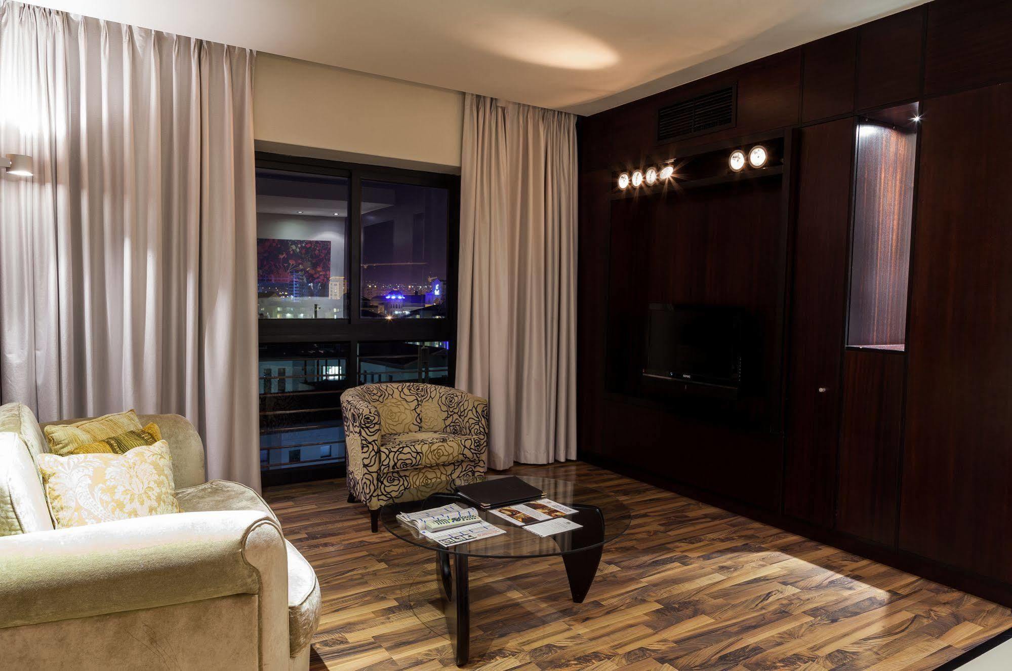 โรงแรมโคลอสเซียมลักชัวรี เคปทาวน์ ภายนอก รูปภาพ